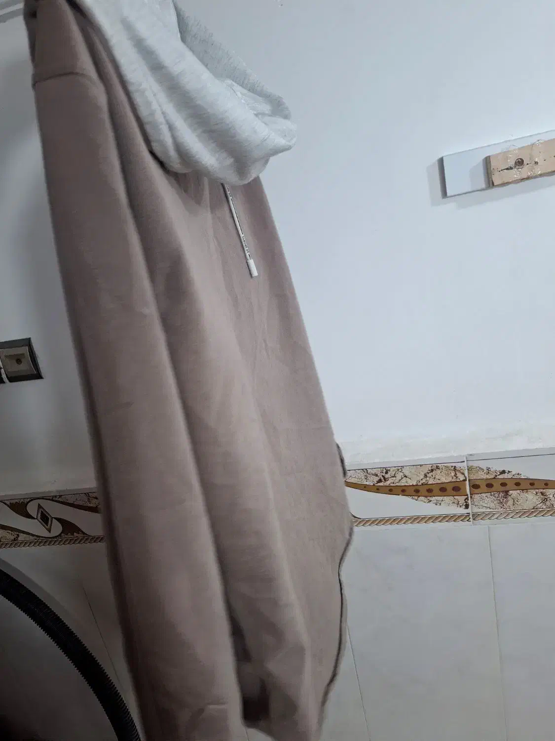 پیراهن ضخیم|لباس|دهدشت, |دیوار