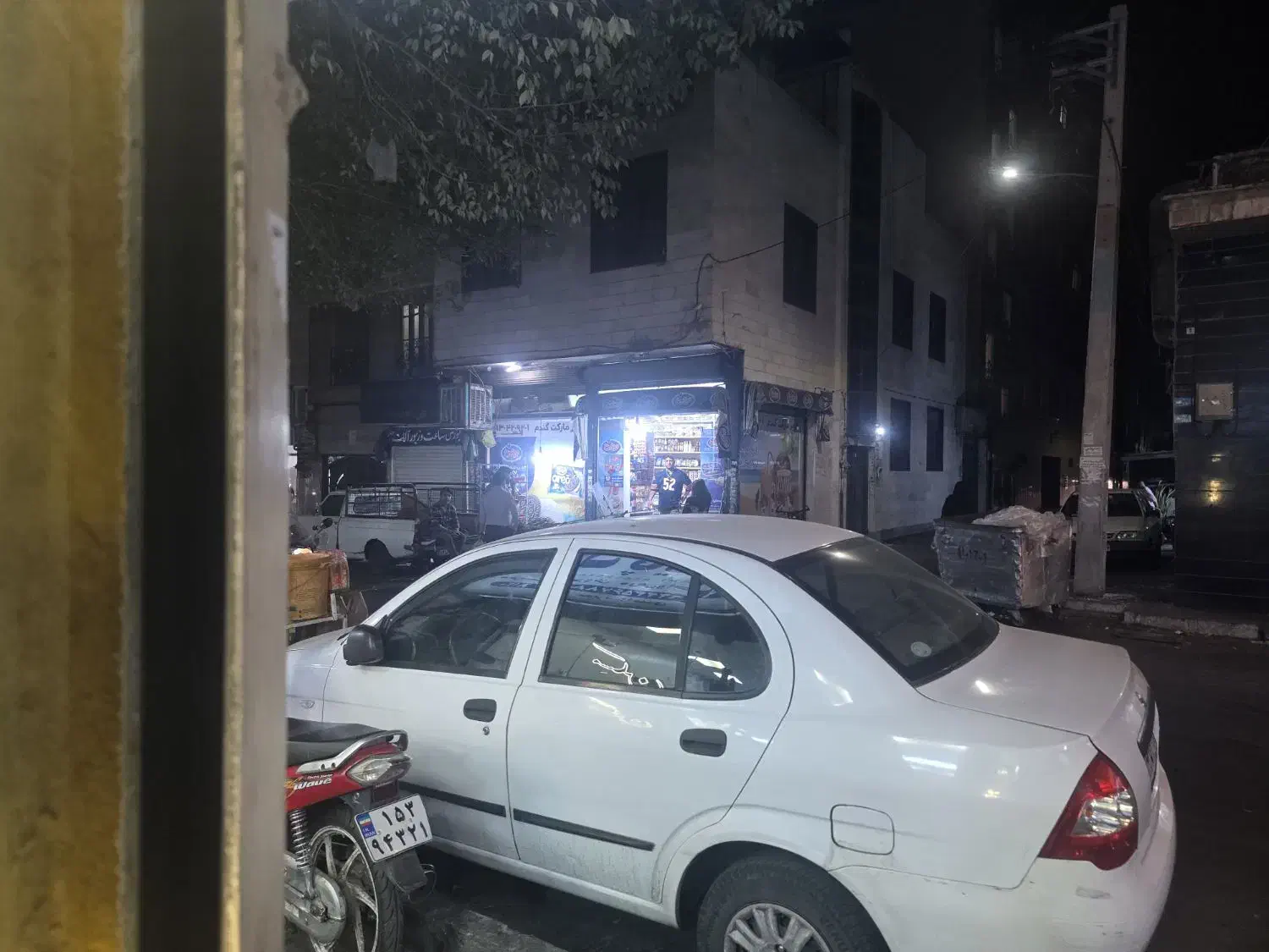 مغازه سوپری باامکانات با۲۰سال سابقه|اجارهٔ مغازه و غرفه|تهران, آذری|دیوار