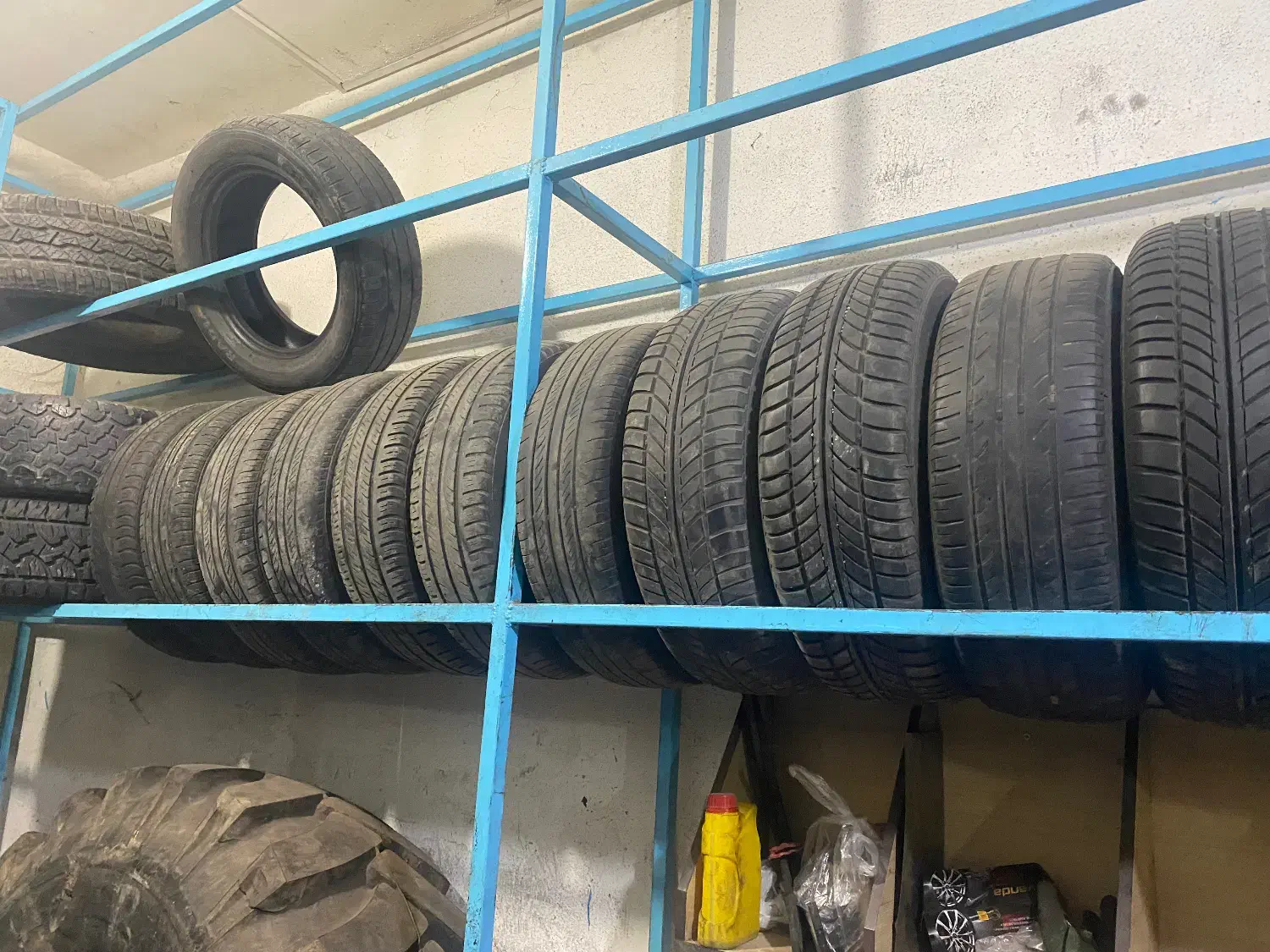 لاستیک دسته دوم|قطعات یدکی و لوازم جانبی|رشت, آتشگاه|دیوار