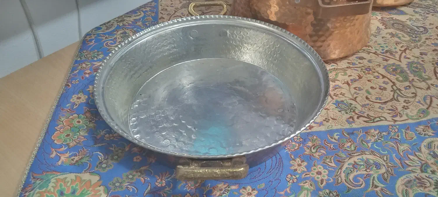 قابلمه و ماهیتابه مسی|ظروف پخت‌وپز|شیراز, ملاصدرا|دیوار