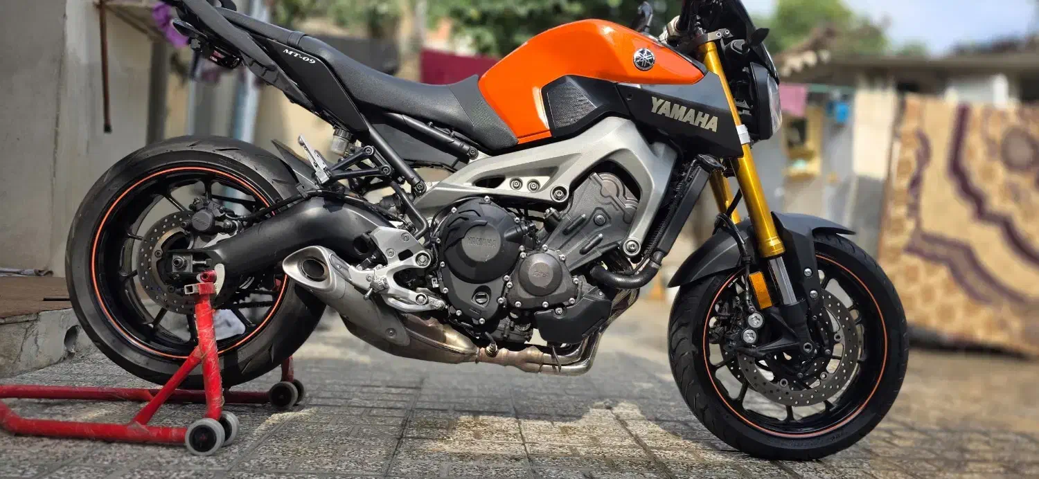 Mt 09 2015|موتورسیکلت|گنبد کاووس, |دیوار