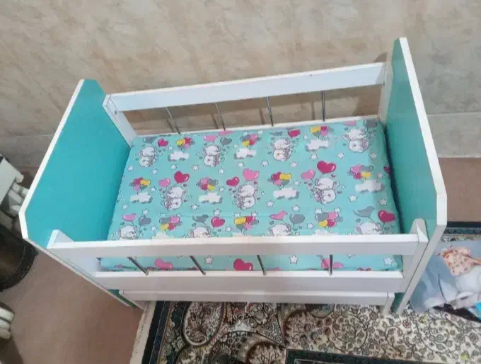 تخت گهواره ای|تخت و صندلی بچه|قم, ولیعصر|دیوار