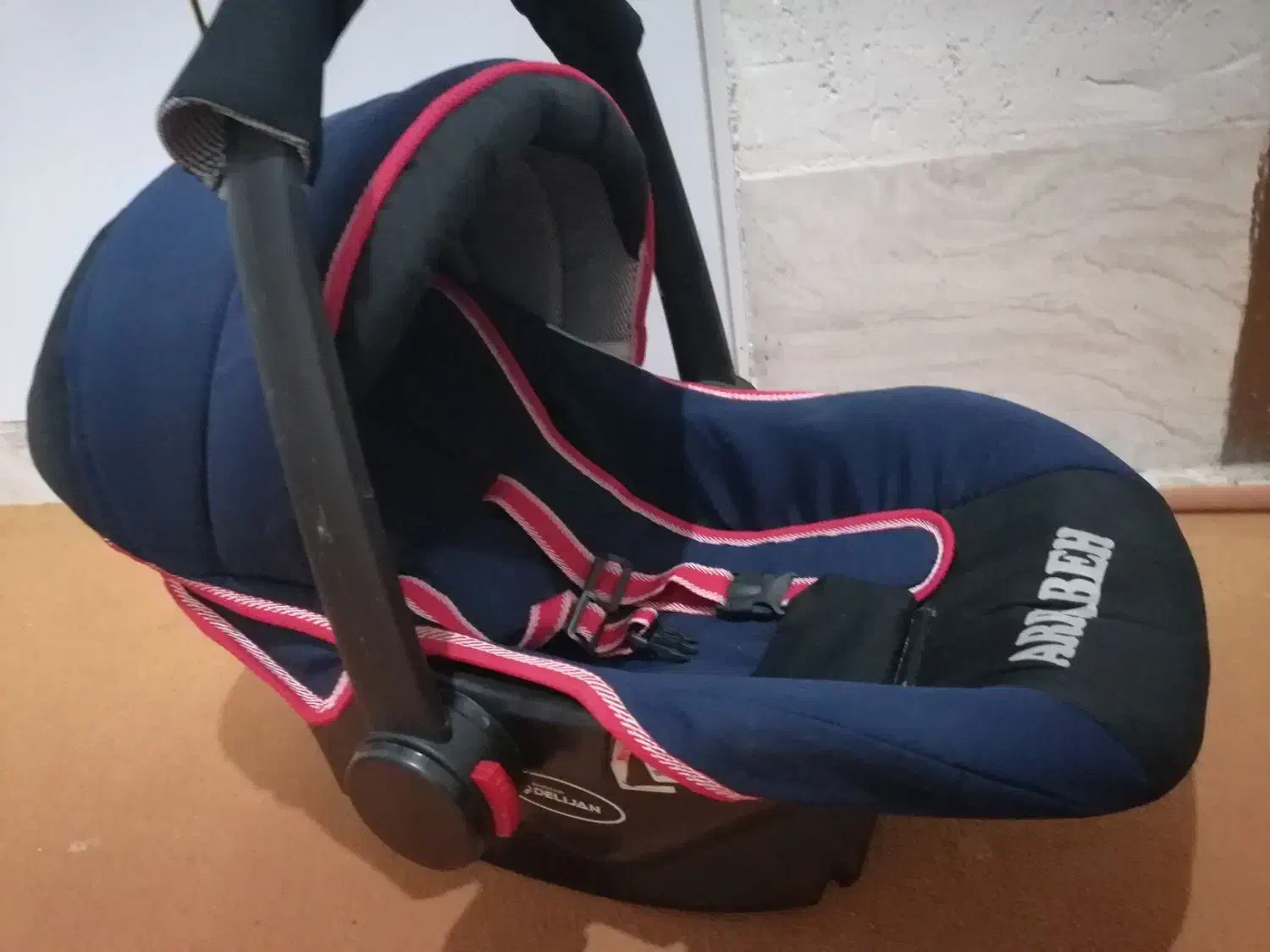 کریر دلیجان|کالسکه و لوازم جانبی|خورموج, |دیوار