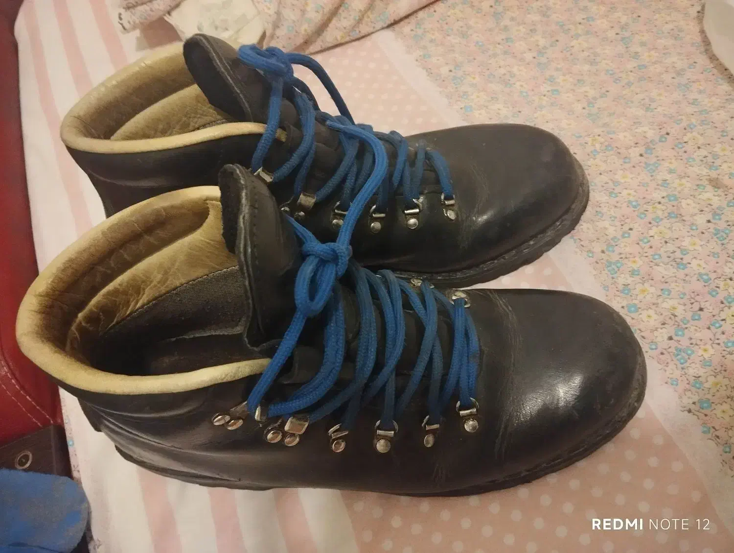 بوت کوهنوردی مارک مرل اصل ایتالیا ۴۴|کوهنوردی و کمپینگ|کرج, عظیمیه|دیوار