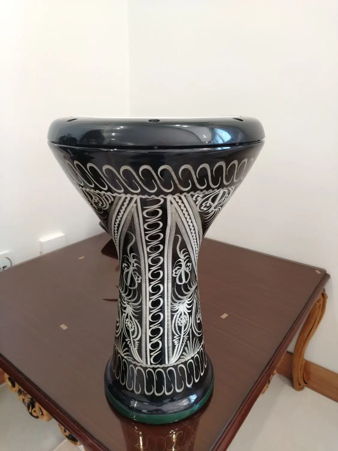 تمپو ترک|درام و پرکاشن|اصفهان, کوی ولی عصر|دیوار