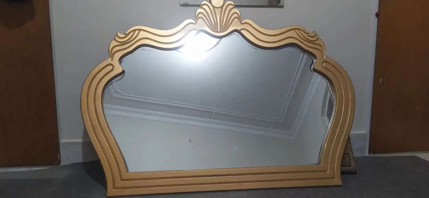 آیینه زیبایی|آرایشگاه و سالنهای زیبایی|قزوین, |دیوار