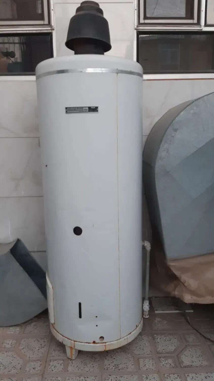 آب گرمکن مخزنی ارج|آبگرمکن، پکیج، شوفاژ|بروجن, |دیوار