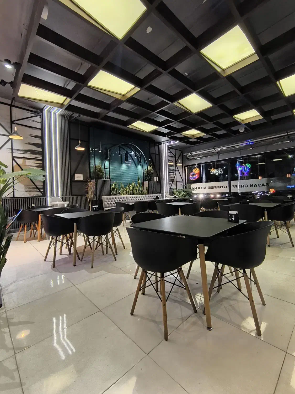 سالن کار و پیک موتوری و کمک آشپز|استخدام خدمات فروشگاه و رستوران|مراغه, |دیوار