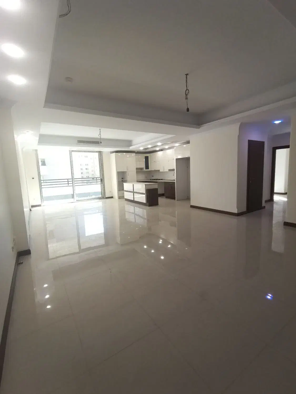 155متر3خواب/ویودریاچه/برج برند ایزدیار/طبقات بالا