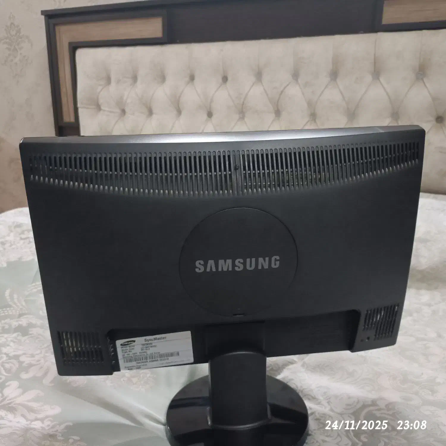 مانیتور ۱۹ اینچ سامسونگ سالم|قطعات و لوازم جانبی رایانه|اصفهان, شهرک میلاد|دیوار