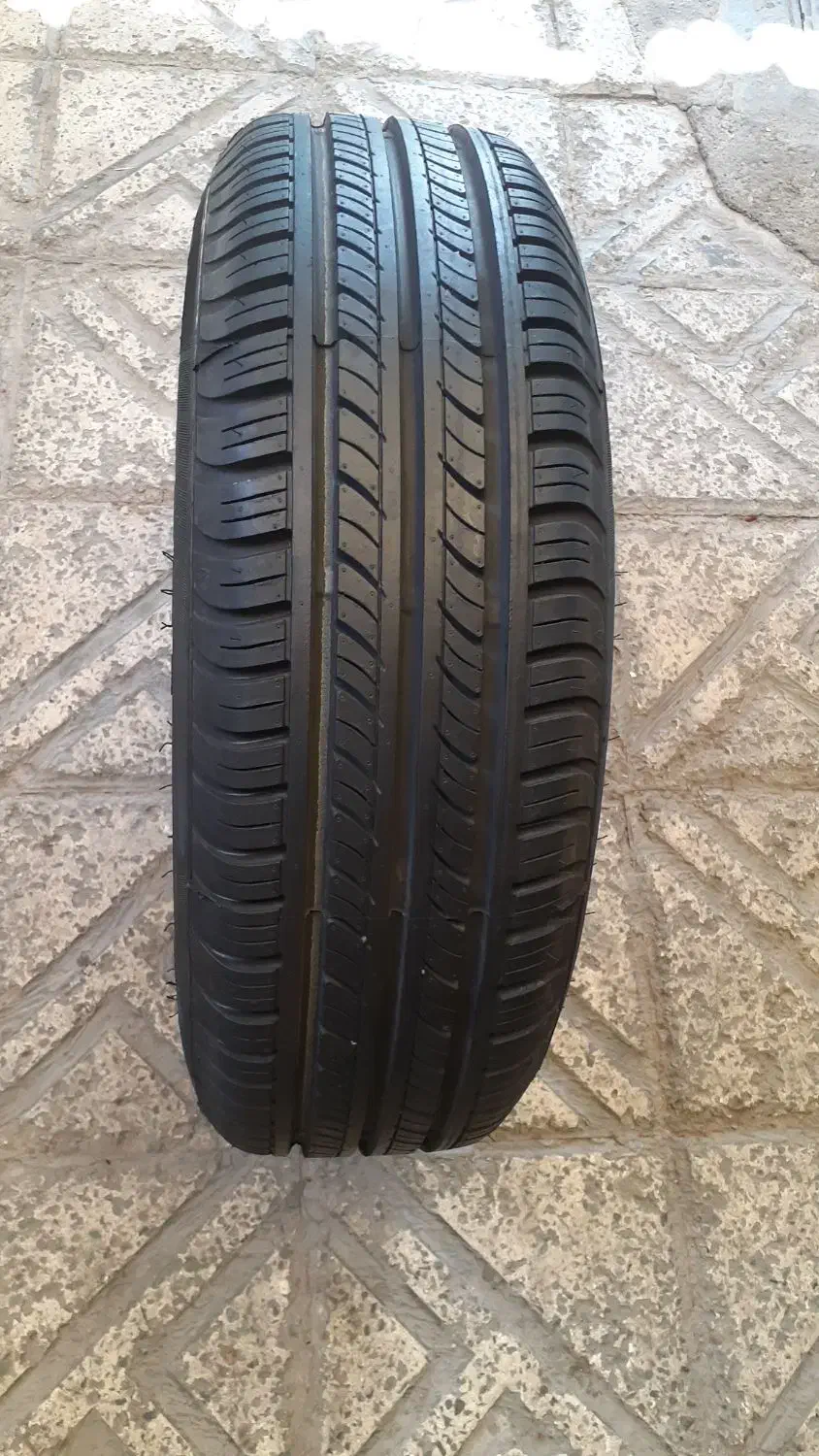 لاستیک ماشین تارا|قطعات یدکی و لوازم جانبی|محمدشهر, ولدآباد|دیوار