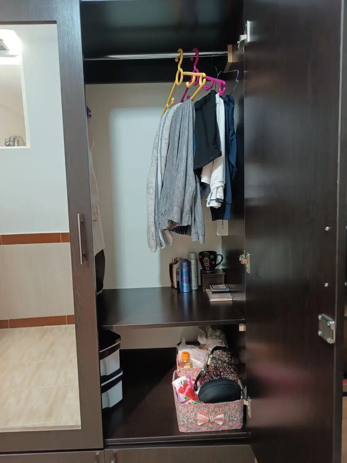 کمد و دراور|جاکفشی، کمد، دراور|کرمانشاه, |دیوار