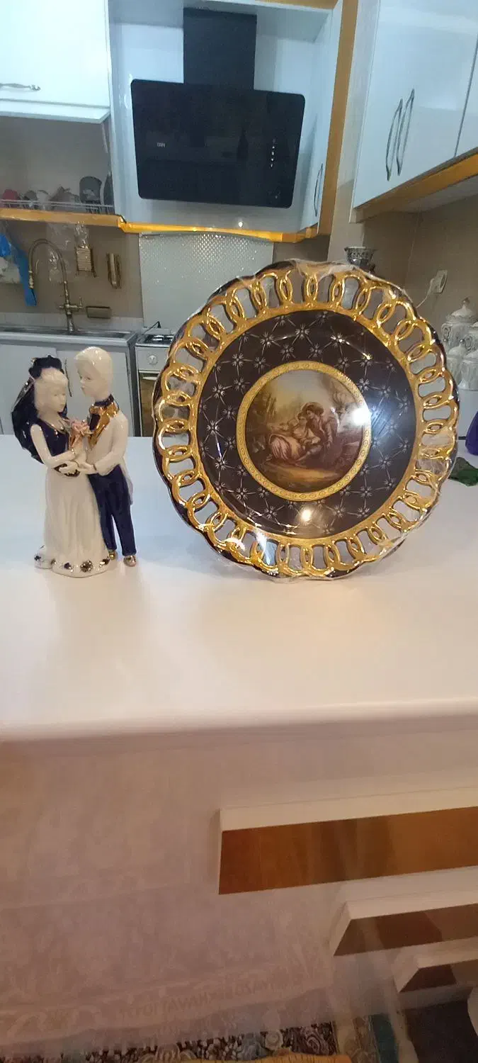 شیرینی خوری پایه دار ومجسمه عروس وداماد|مجسمه، تندیس، ماکت|قرچک, باقرآباد|دیوار