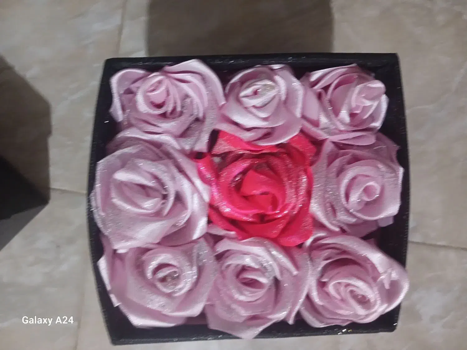 گل روبانی|گل مصنوعی|رشت, کوی حسینی|دیوار