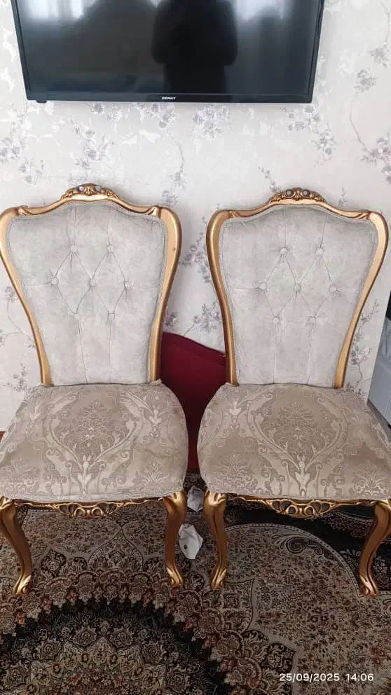 مبل|مبلمان خانگی و میز عسلی|ری, سرتخت|دیوار