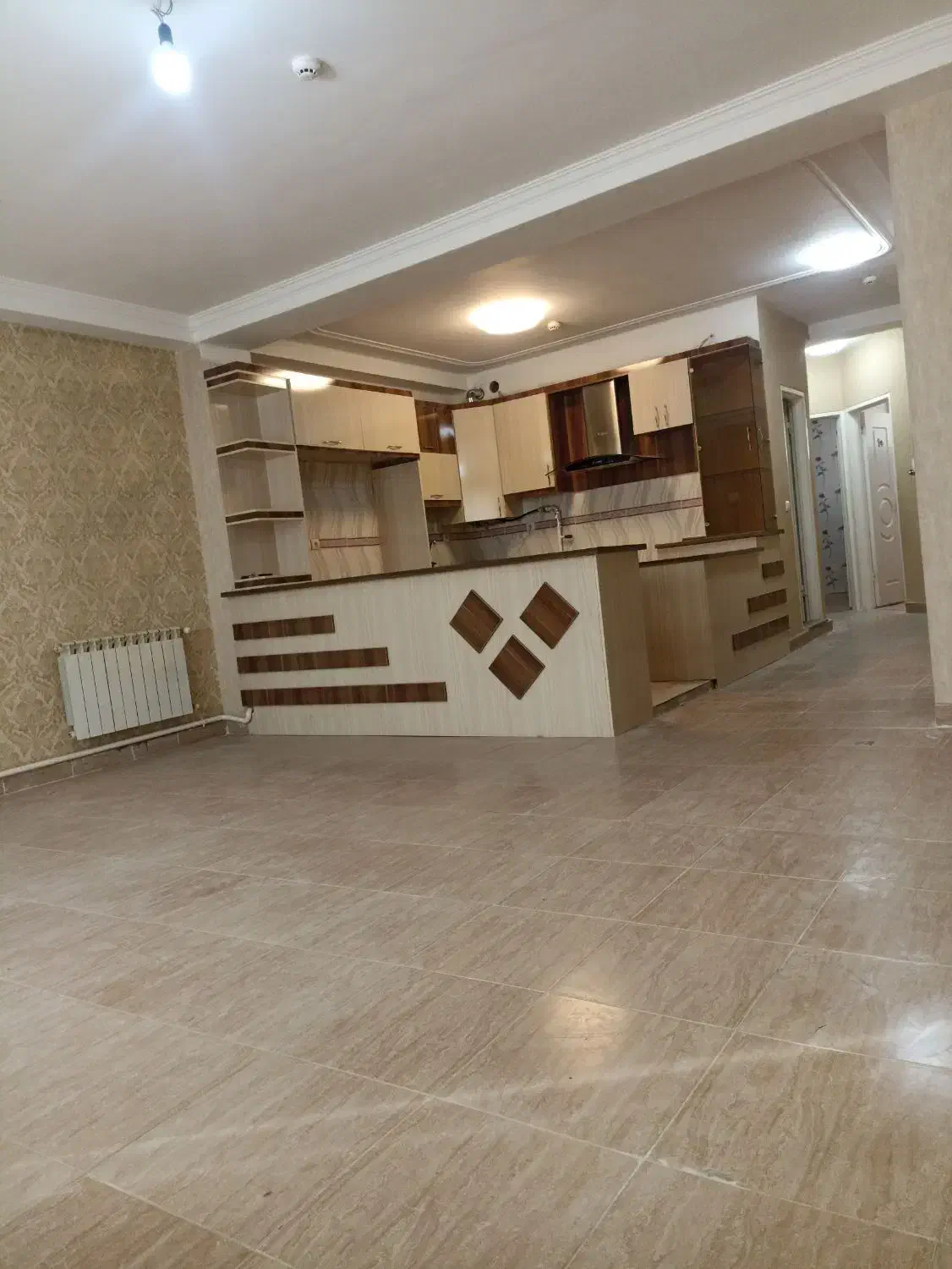 فروش واحد در شهر جدید سهند ۸۵ متر دارای وام اوراق|فروش آپارتمان|سهند, |دیوار