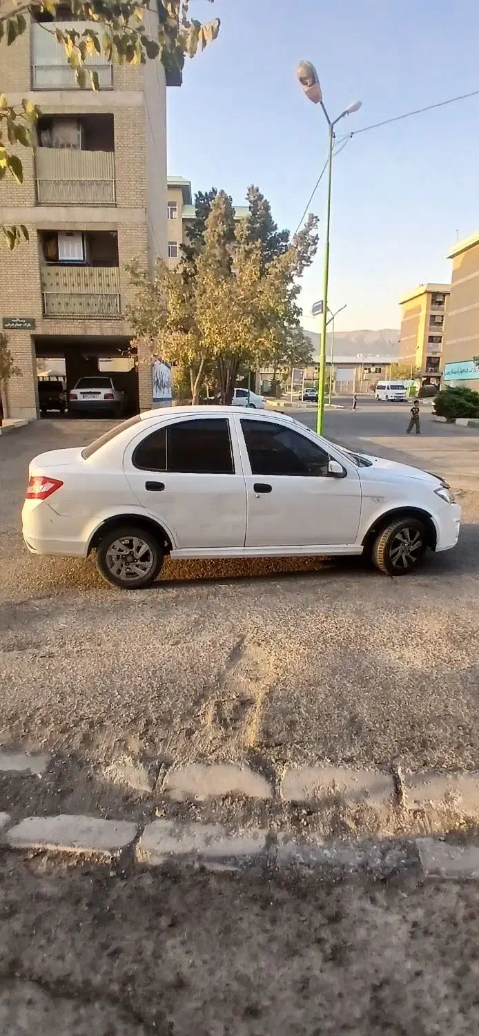 ساینا مدل ۹۷سفید معاوضه با سمند ای اف سون مدل ۹۷|خودرو سواری و وانت|تهران, وردآورد|دیوار