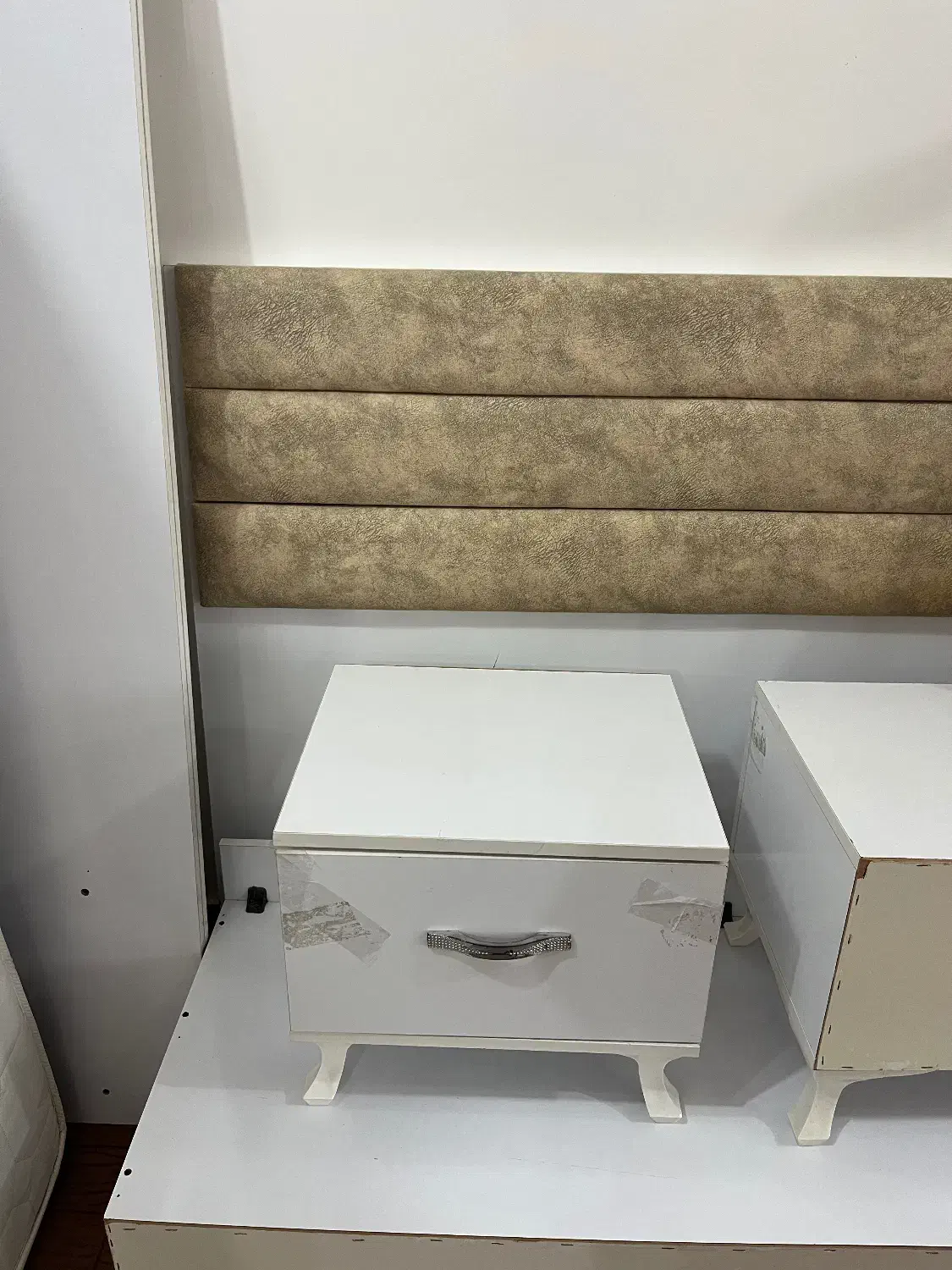 تخت دو نفره|تخت و سرویس خواب|خوی, |دیوار