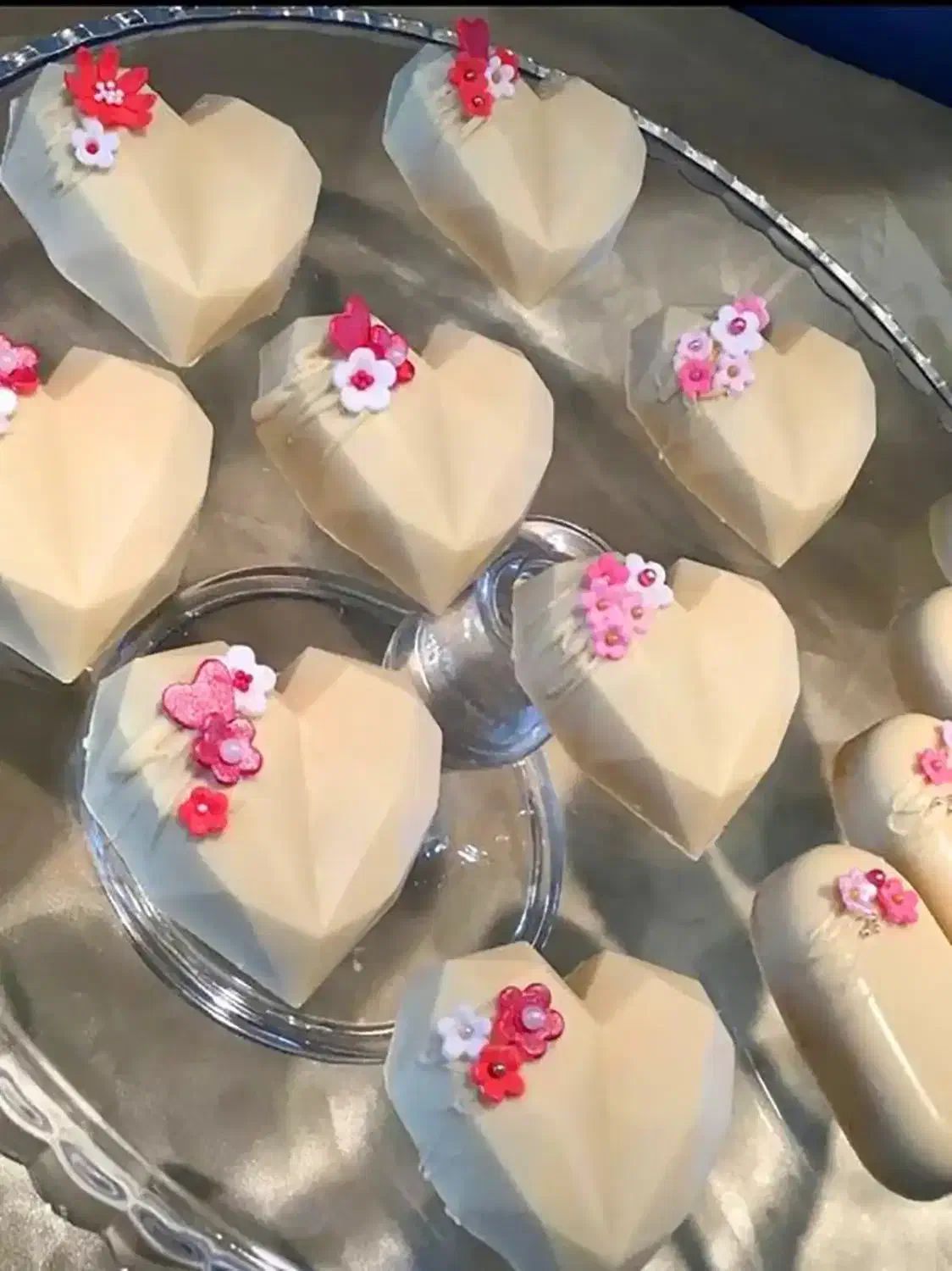 شکلات و قند و نبات دست ساز|خوردنی و آشامیدنی|شاهین دژ, |دیوار