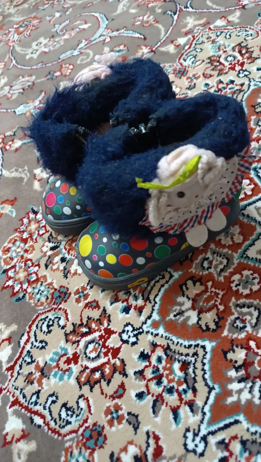 بوت و لباس بچگانه|کفش و لباس بچه|بروجرد, |دیوار