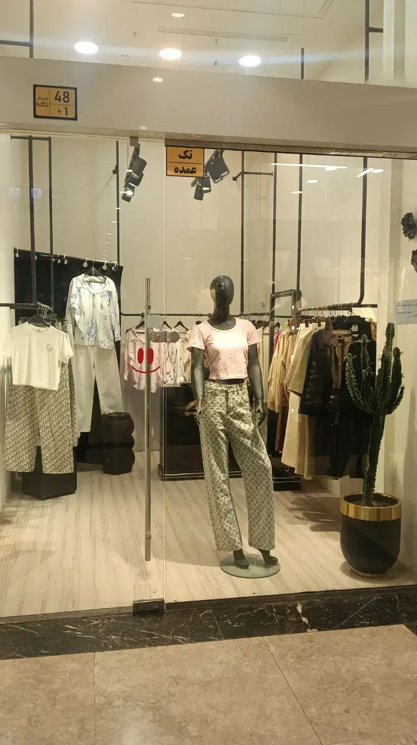 پاساژ دلگشا مغازه جهت پوشاک زنانه طبقه منفی دوم|اجارهٔ مغازه و غرفه|تهران, بازار|دیوار