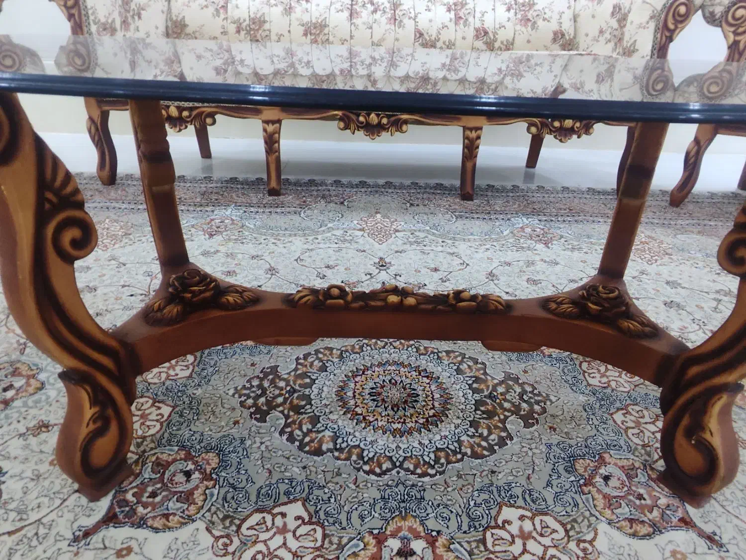 مبلمان سلطنتی و میز عسلی|مبلمان خانگی و میز عسلی|شیراز, شهرک بهشتی|دیوار