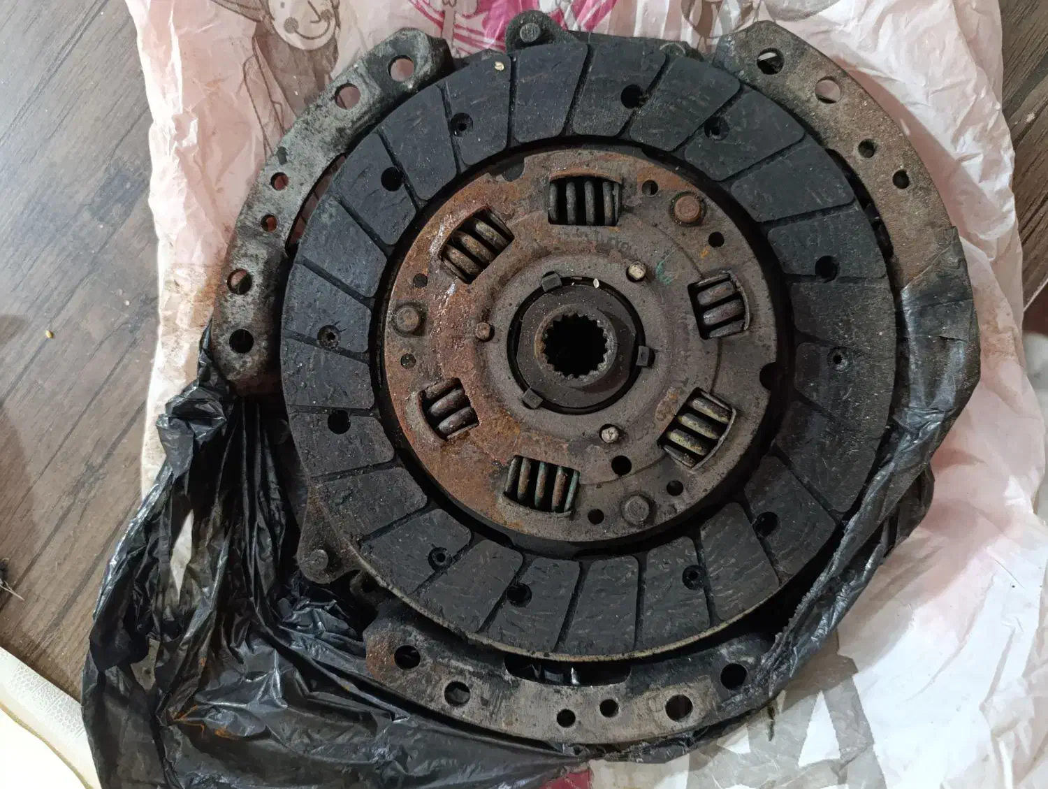 دیسکوصفحه زانتیایی|قطعات یدکی و لوازم جانبی|پرند, فاز ۵|دیوار