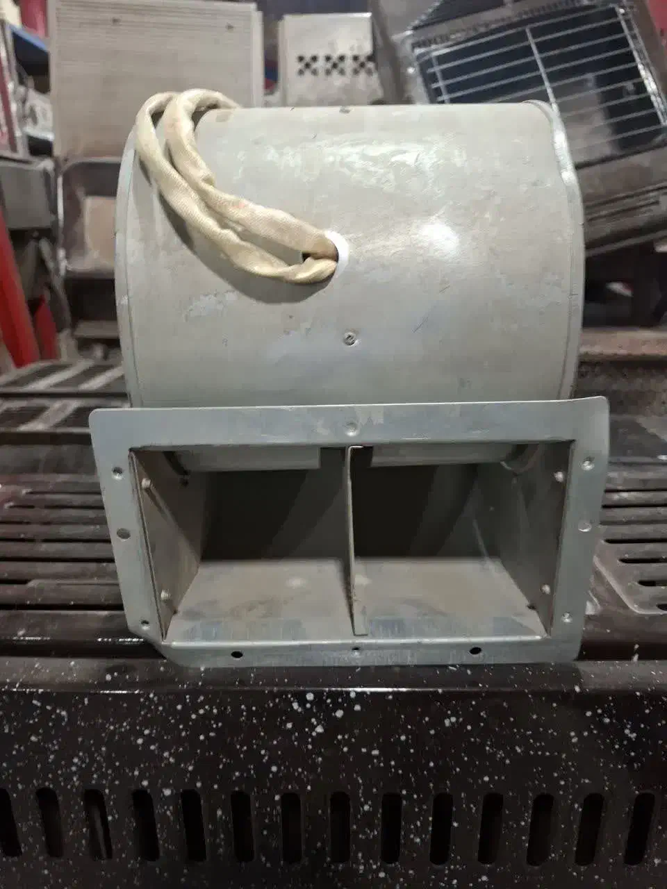 فن حلزونی|پنکه و تصفیه‌کنندهٔ هوا|برخوار, |دیوار