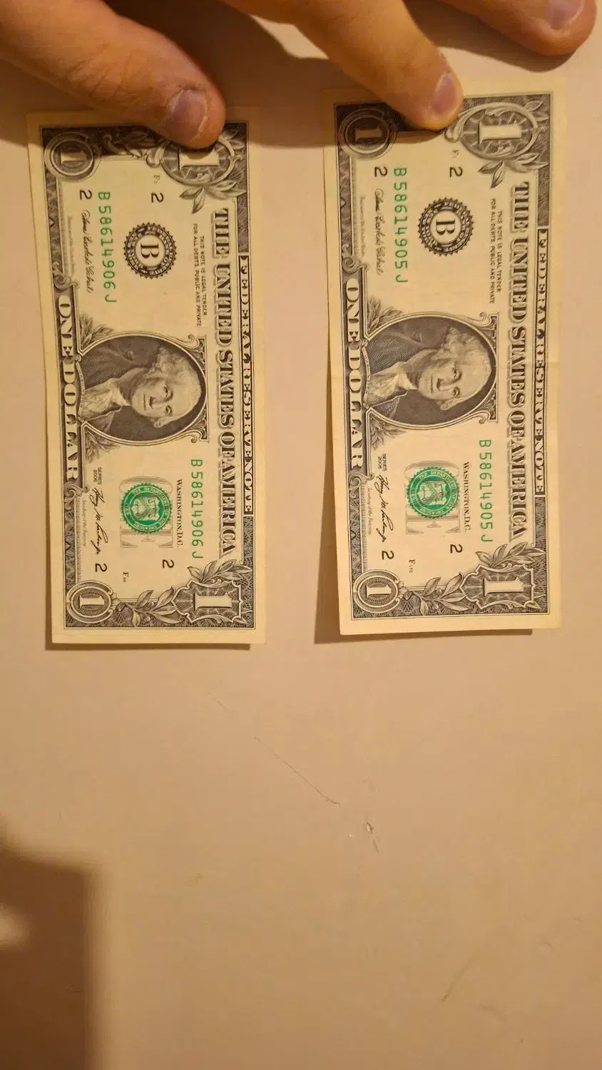 یک دلاری ۲ عدد|کلکسیون سکه، تمبر، اسکناس|تهران, اوقاف|دیوار