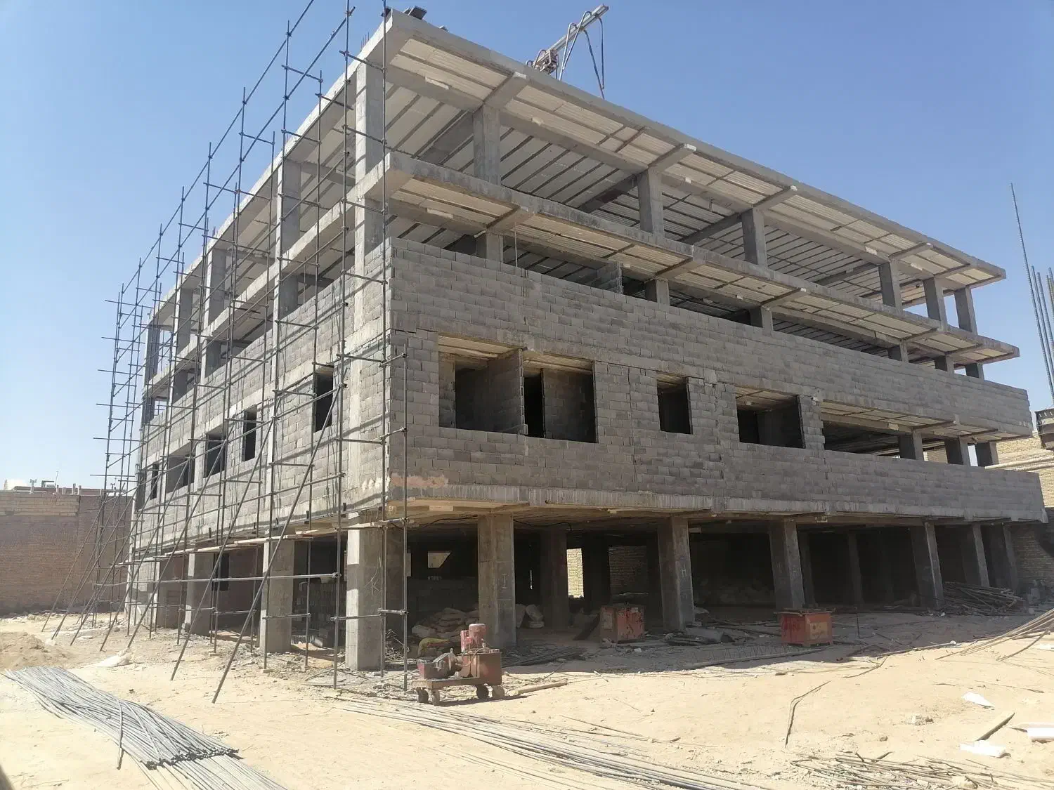 پیمانکاری و بازسازی ساختمان/اجرای اسکلت بتنی|خدمات پیشه و مهارت|یزد, |دیوار