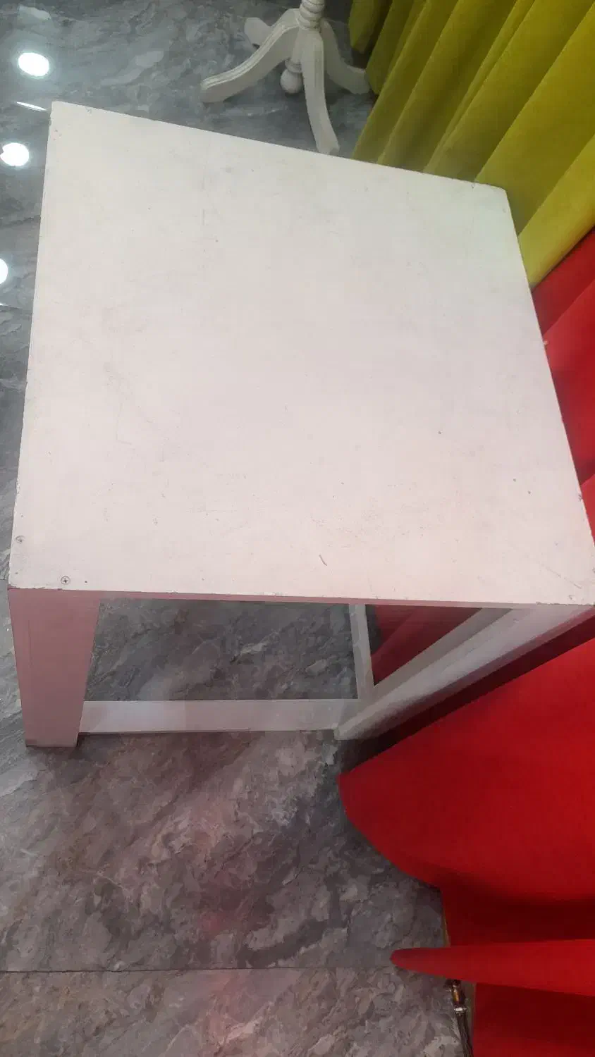 چهارپایه|صندلی و نیمکت|قدس, شهرقدس|دیوار