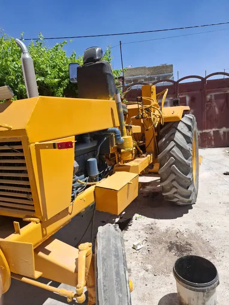 تراکتور رومانی بیل عقب|ماشینآلات صنعتی|مرودشت, ابوذر شمالی|دیوار