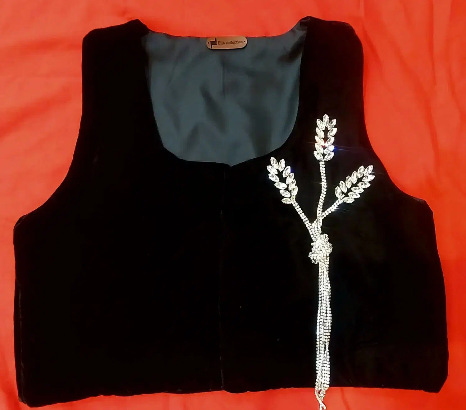 جلیقه مخمل سنگدوزی  ارسال با پست رایگان|لباس|تهران, فرودگاه مهرآباد|دیوار