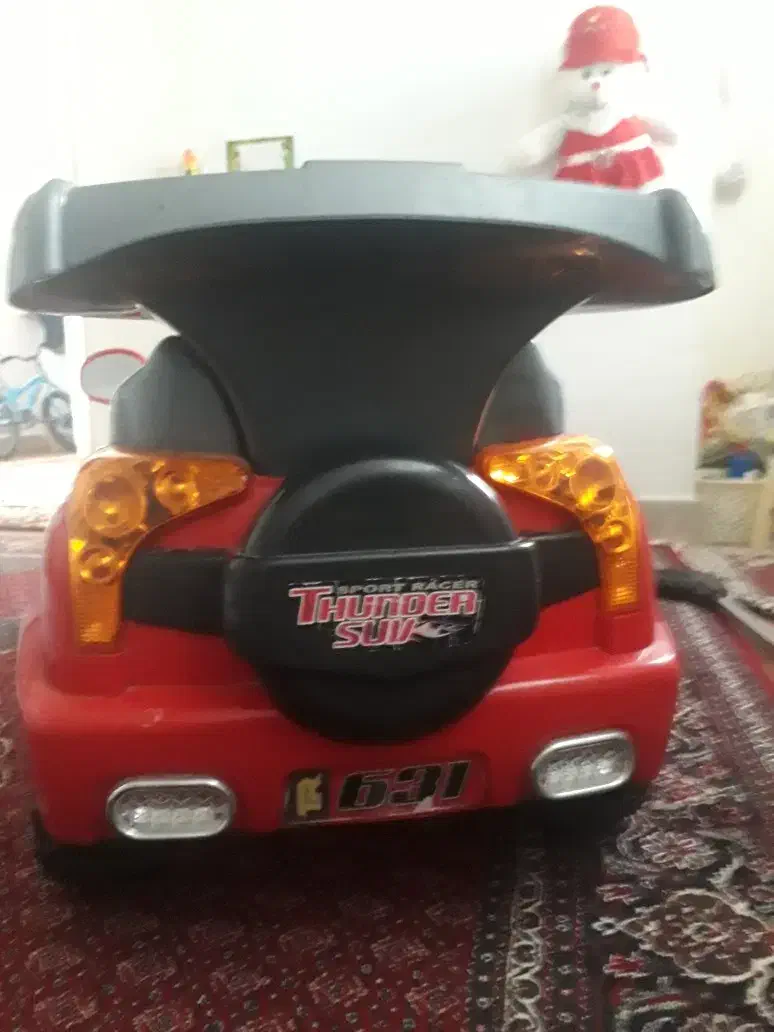 ماشین شارژی|اسباب‌‌بازی|صحنه, |دیوار