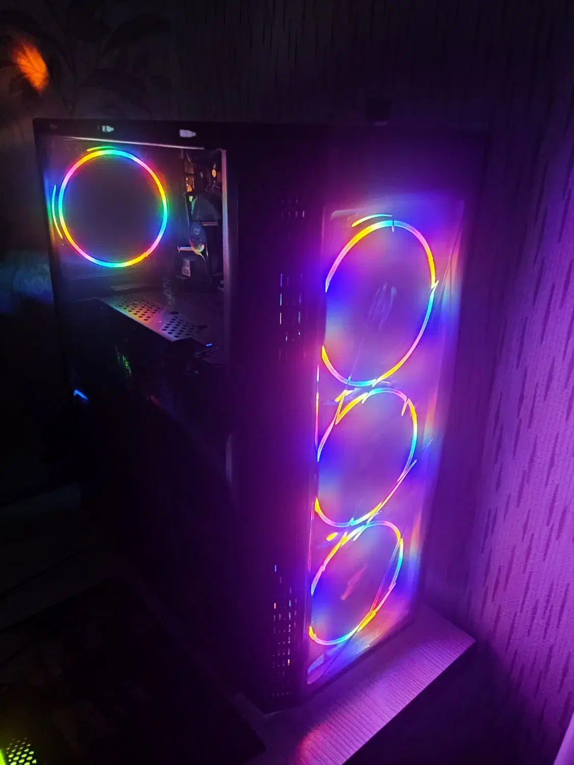 کامپیوتر کیس گیمینگ|رایانه رومیزی|فردیس, فردیس|دیوار