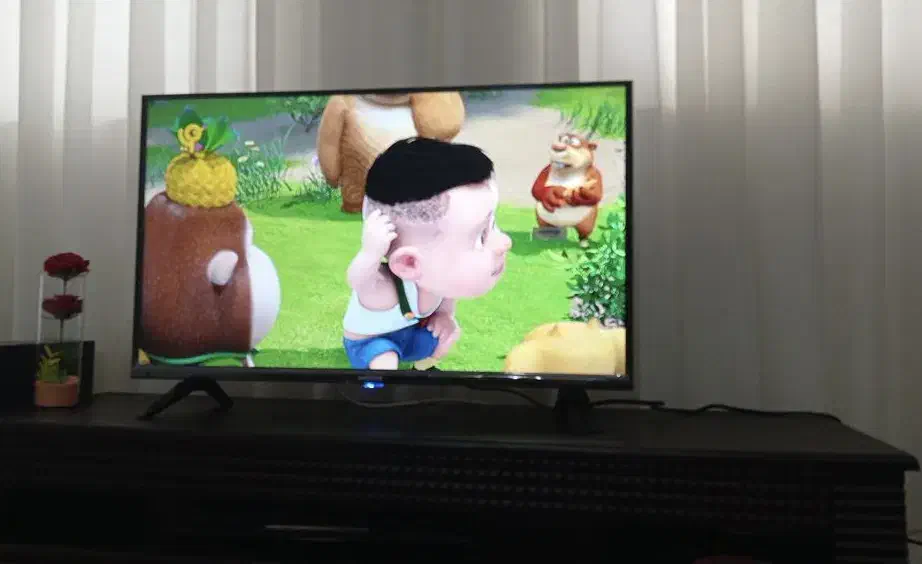 تلویزیون ۳۲ اینچ آکبند|تلویزیون و پروژکتور|بابل, |دیوار