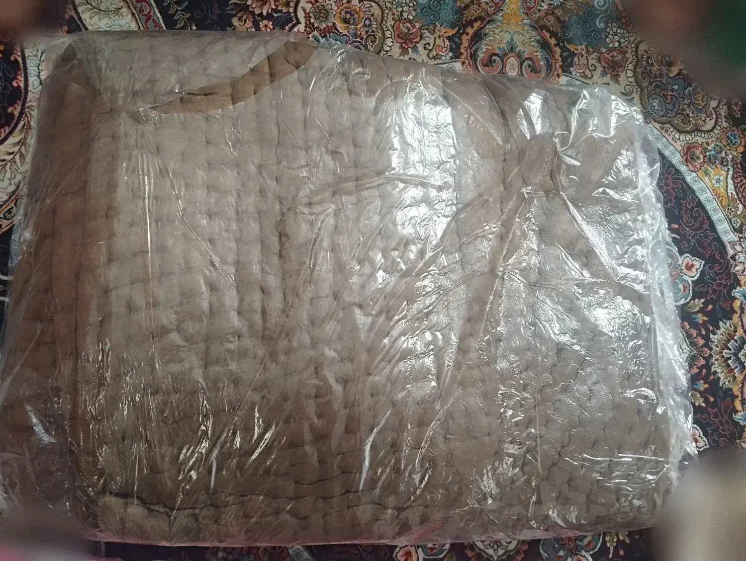 لحاف بزرگ|رختخواب، بالش، پتو|ساوه, |دیوار