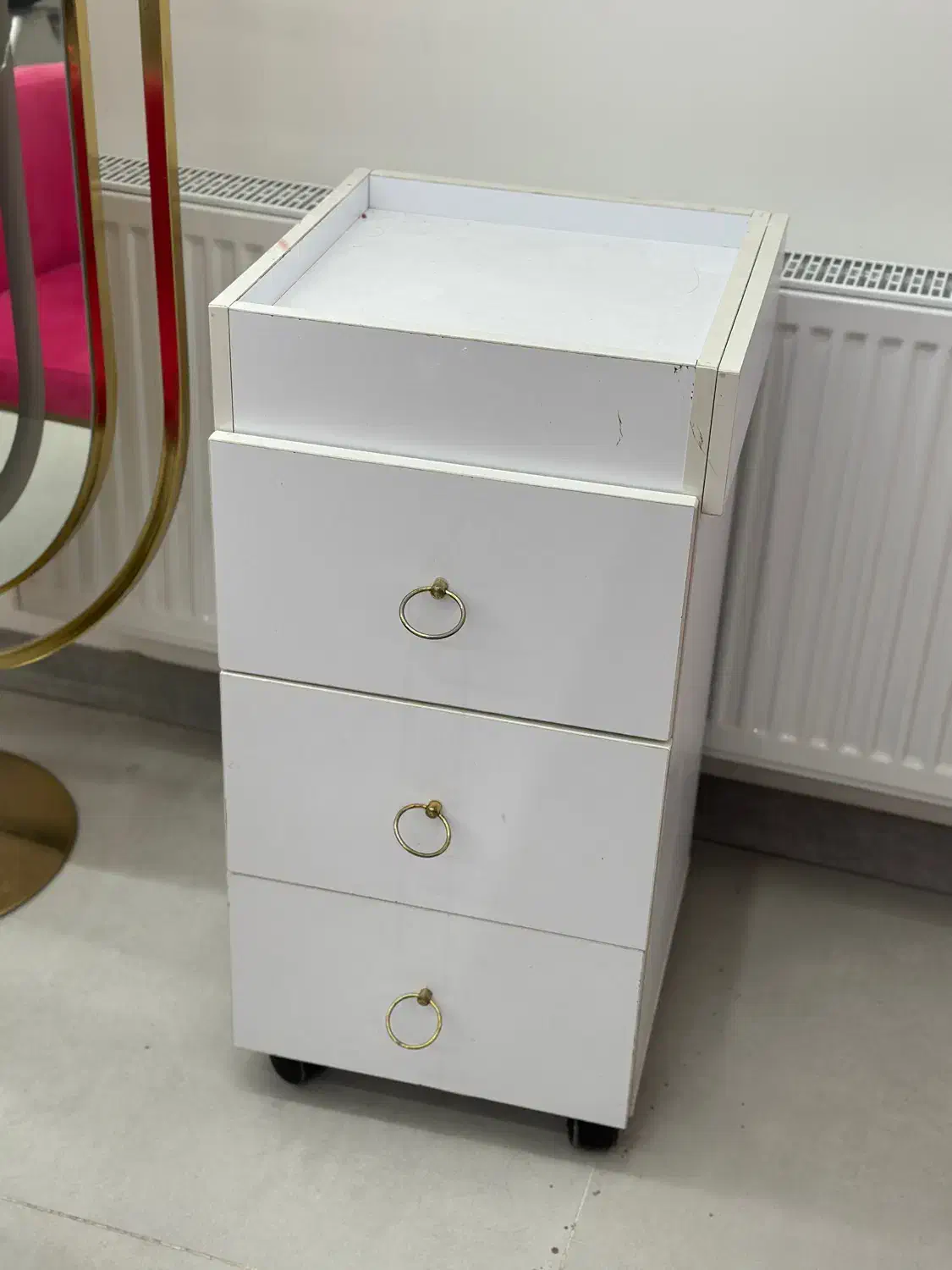 لوازم سالن زیبایی|آرایشگاه و سالن‌های زیبایی|بابل, |دیوار