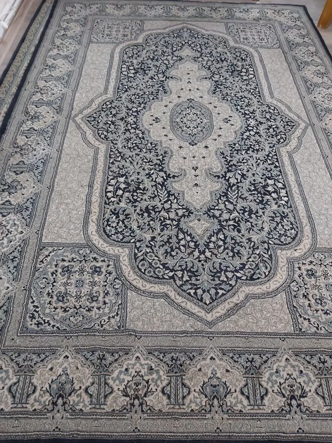 فرش ۹ متری|فرش|بندر انزلی, آذربایجان|دیوار