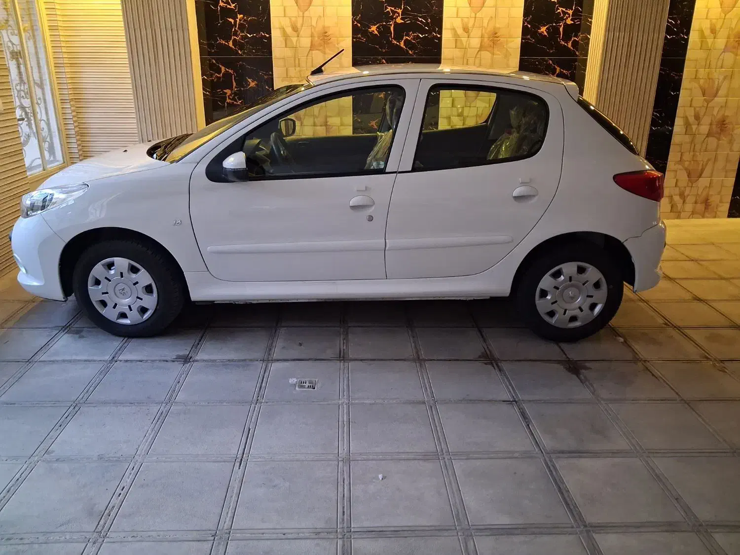 پژو ۲۰۷|خودرو سواری و وانت|بروجرد, |دیوار