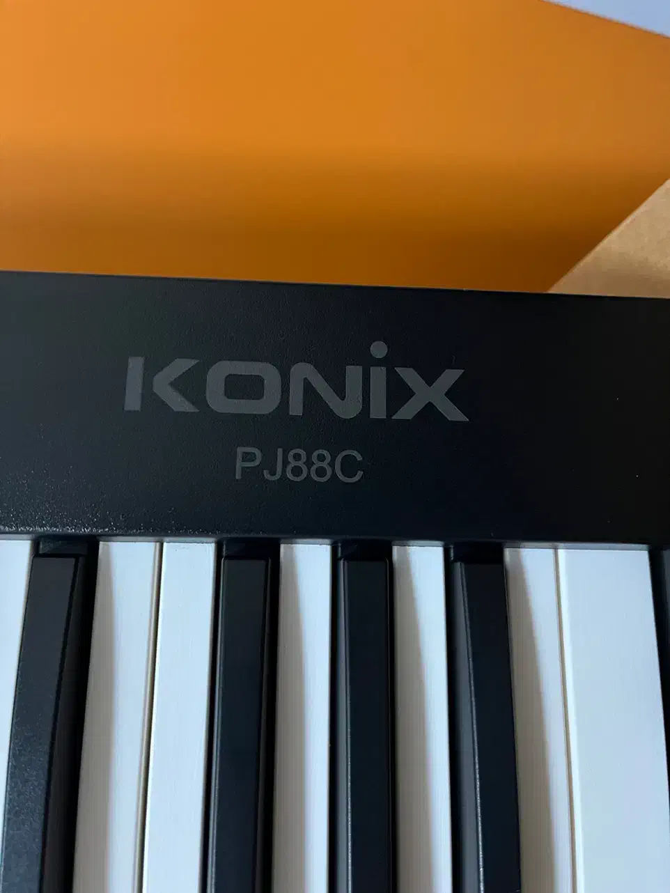 پیانو|پیانو، کیبورد، آکاردئون|رشت, گلسار|دیوار