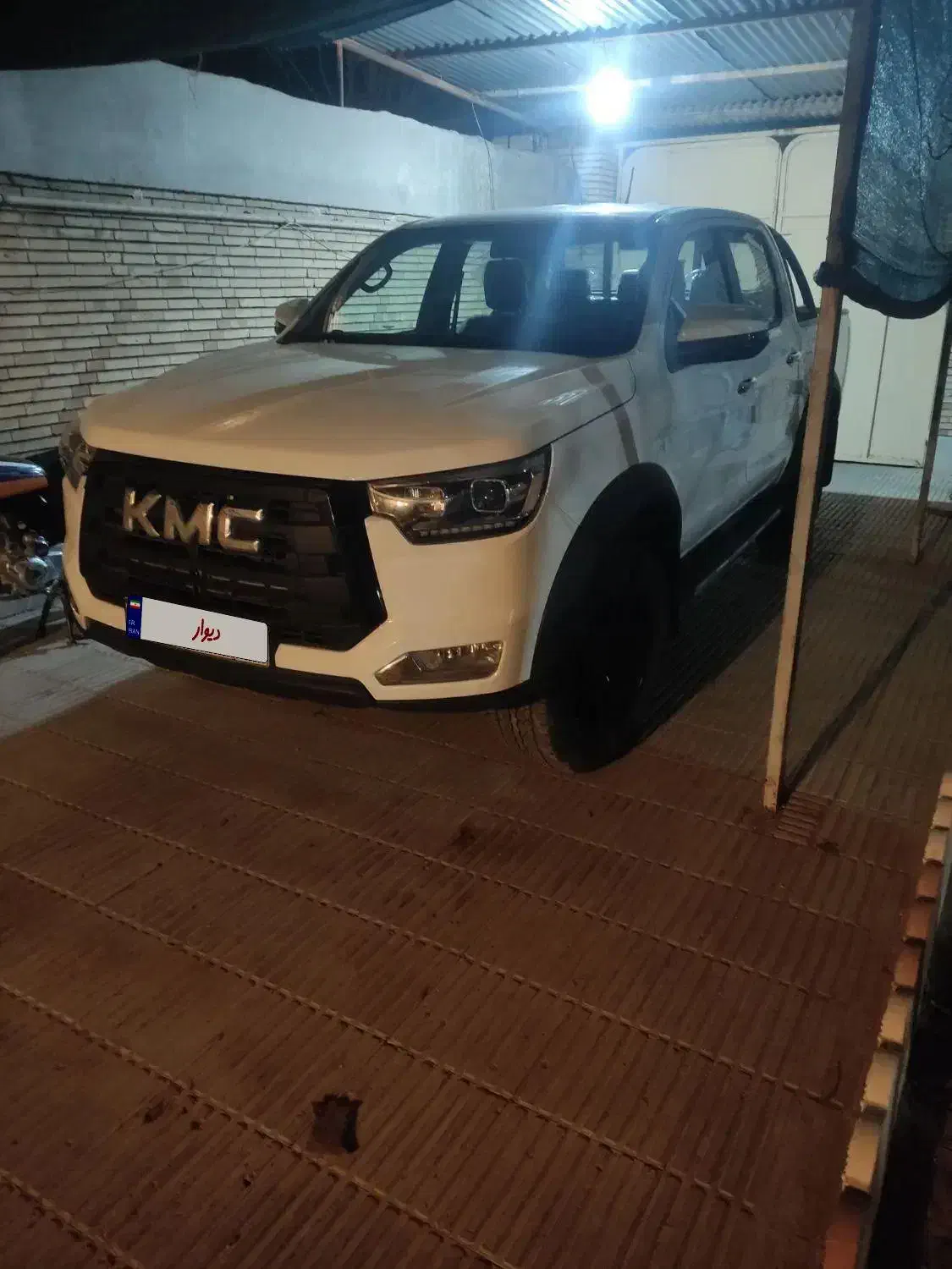 کی ام سی t8|خودرو سواری و وانت|بافت, |دیوار