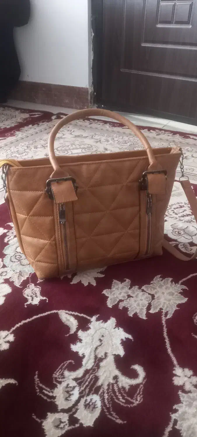 کیف|کیف، کفش، کمربند|دورود, |دیوار