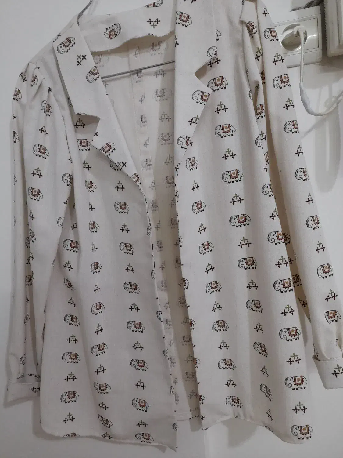 لباسهای دخترانه|لباس|شهریار, کهنز|دیوار