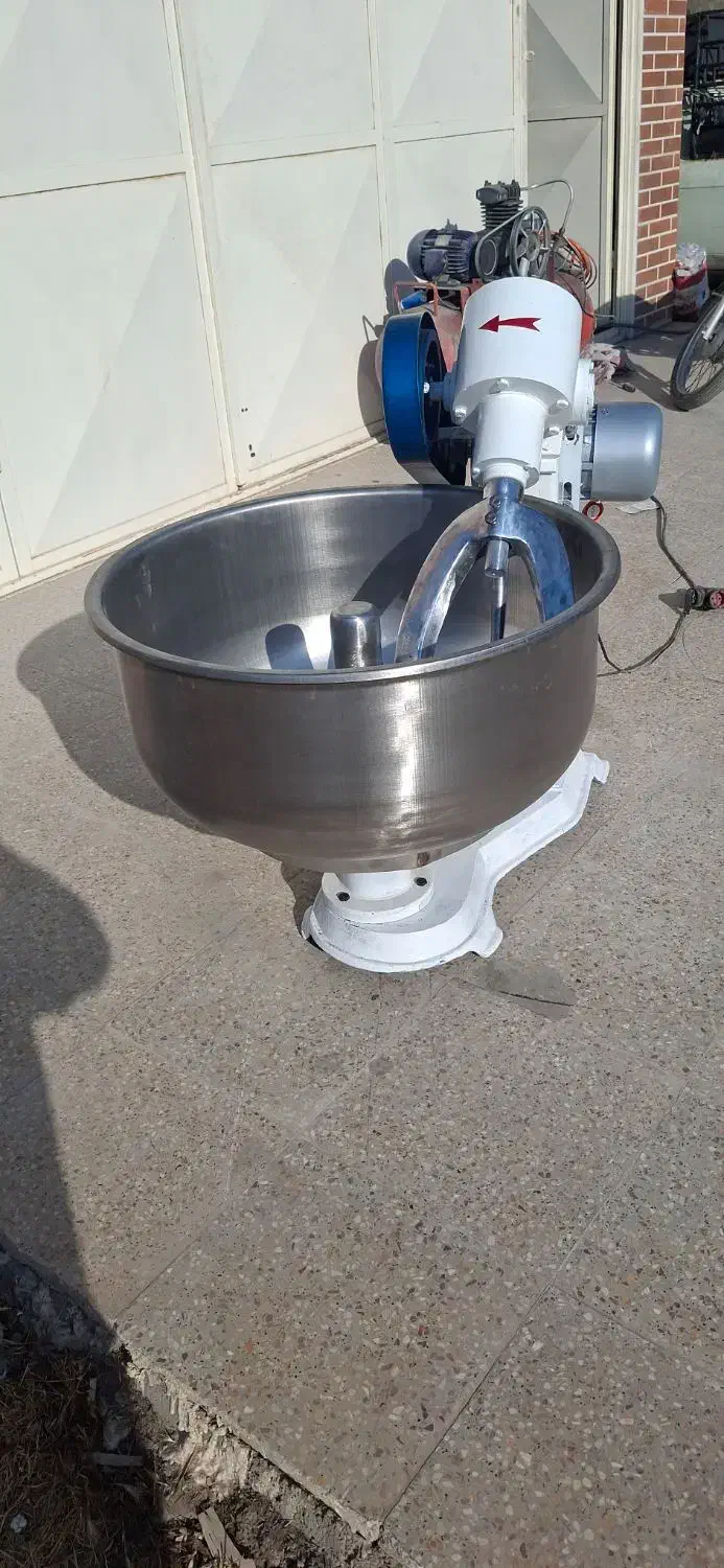 خمیرکن خمیرگیر میکسر فرقنادی ارغوانیه تنور خانگی|ماشینآلات صنعتی|اصفهان, شهرک زاینده رود|دیوار