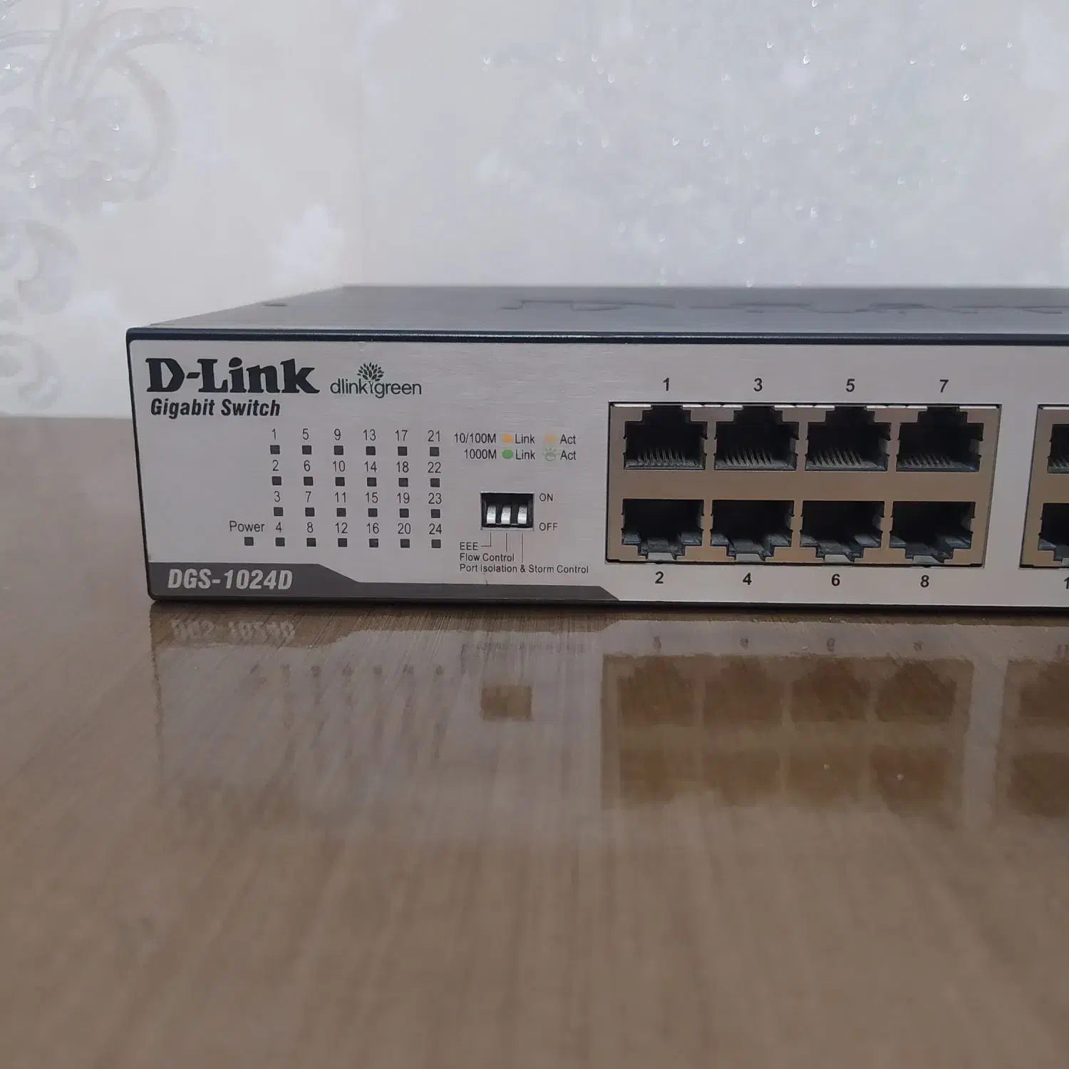 سوئیچ شبکه ۲۴ پورت سرعت ۱۰۰۰ DLINK DGS-1024|مودم و تجهیزات شبکه|پرند, فاز ۲|دیوار