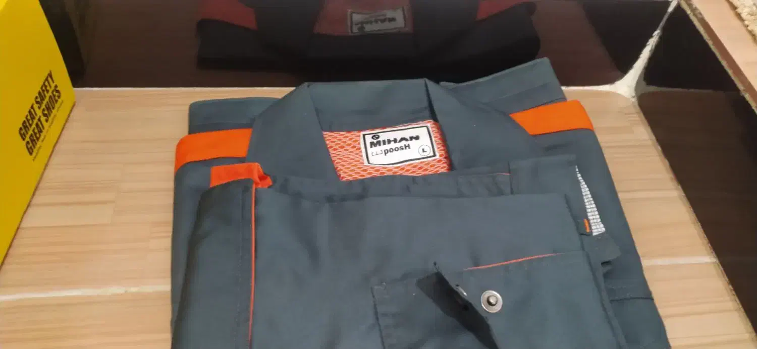 کفش و لباس کار|کیف، کفش، کمربند|شاهین دژ, |دیوار