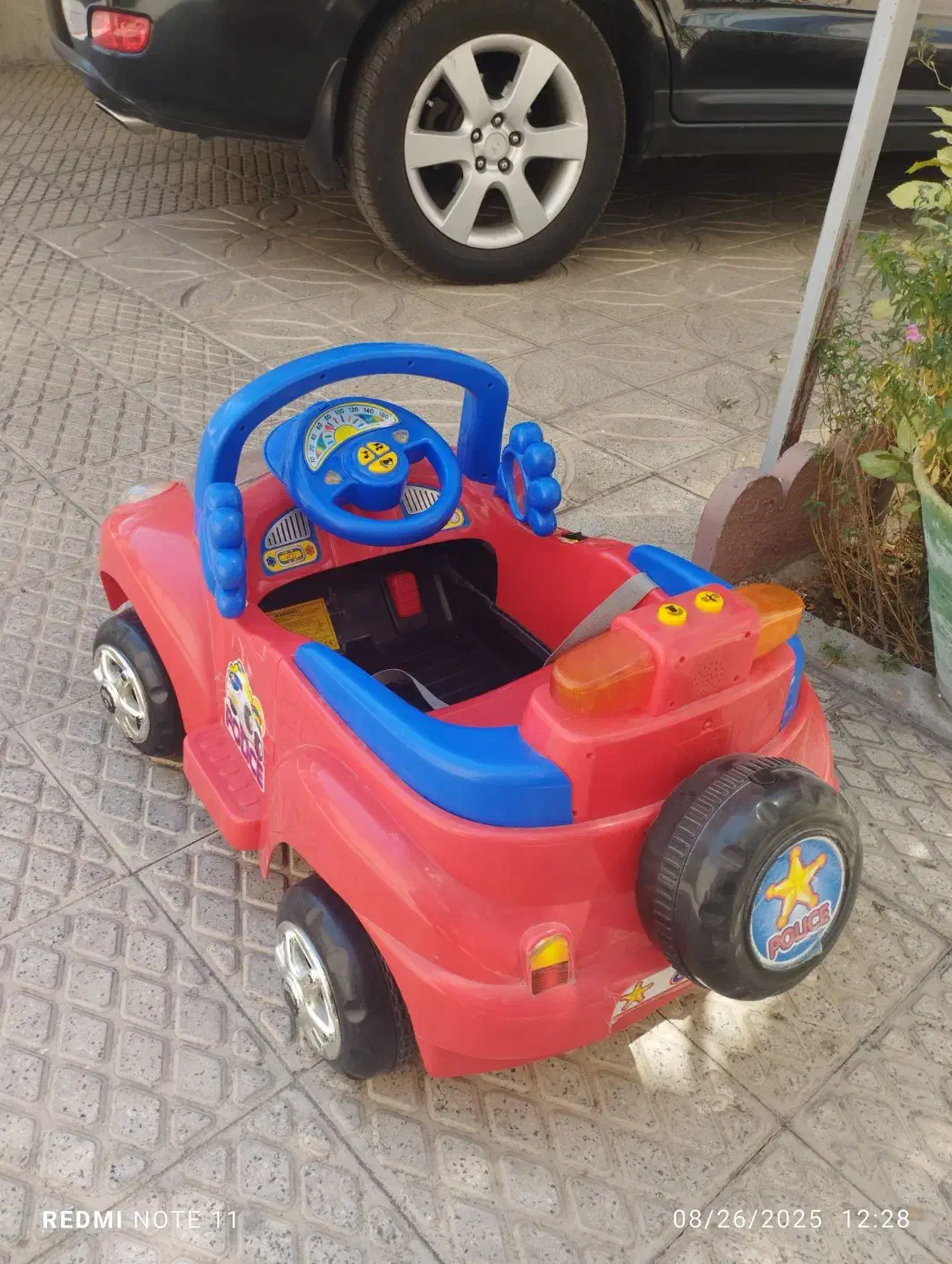 ماشین شارژی بچه گانه|اسباببازی بچه|میانه, |دیوار