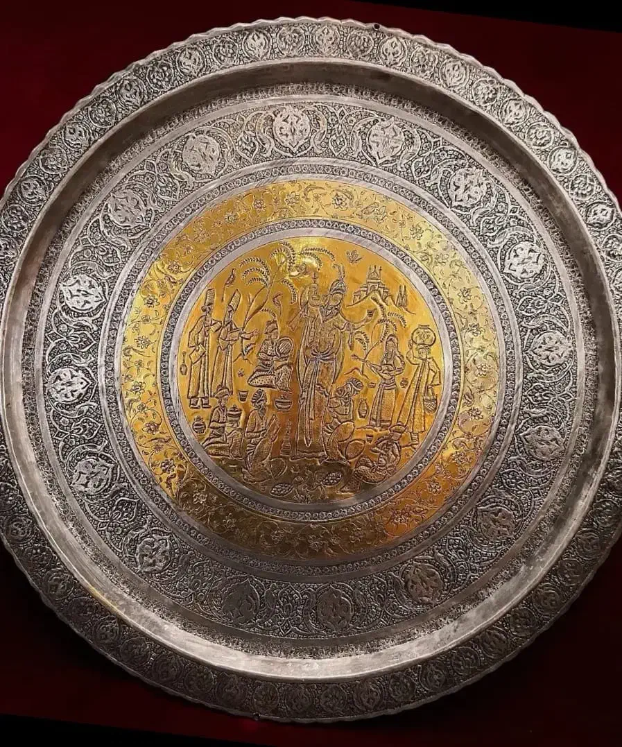 سینی مسی بزرگ قلمزنی قدیمی|کلکسیون اشیاء عتیقه|تهران, میدان ولیعصر|دیوار