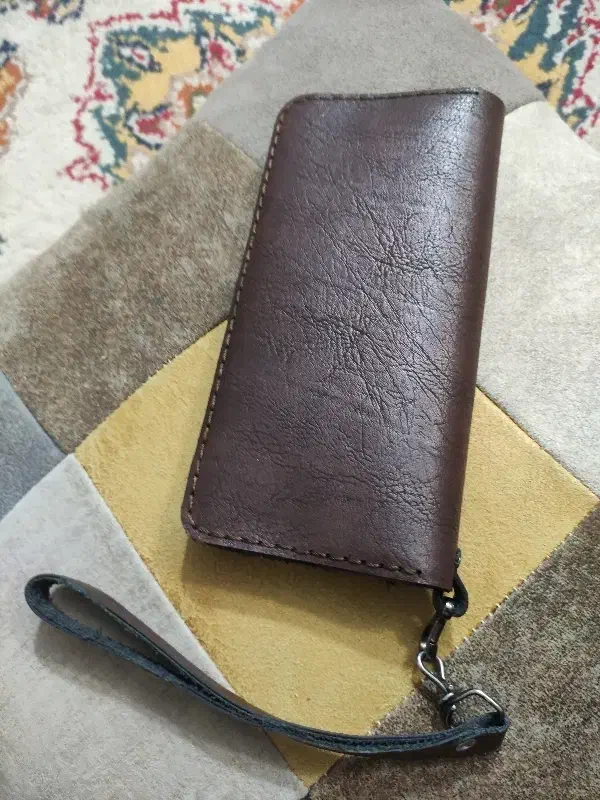 کیف|کیف، کفش، کمربند|مشهد, نیزه|دیوار